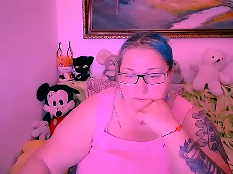 Snapshot of mayamayx chatting on 10/22/25, 07:35 mayamayx online show from 10/22/25, 07:35