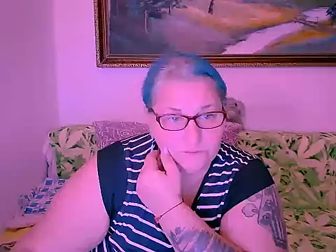 Snapshot of mayamayx chatting on 10/29/25, 09:05 mayamayx online show from 10/29/25, 09:05