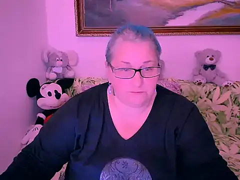 Snapshot of mayamayx chatting on 10/30/25, 03:24 mayamayx online show from 10/30/25, 03:24