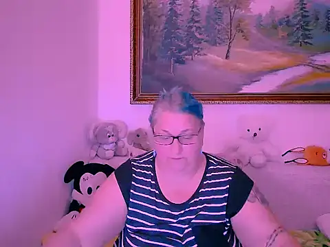 Snapshot of mayamayx chatting on 11/02/25, 03:58 mayamayx online show from 11/02/25, 03:58