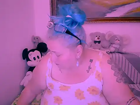 Snapshot of mayamayx chatting on 11/09/25, 07:23 mayamayx online show from 11/09/25, 07:23