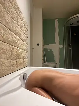 Snapshot of shay212 chatting on 01/20/25, 02:03 shay212 online show from 01/20/25, 02:03