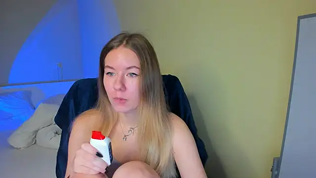 EmilyPaw online show from 02/09/25, 07:27