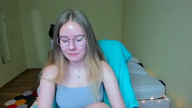 EmilyPaw online show from 02/18/25, 05:31