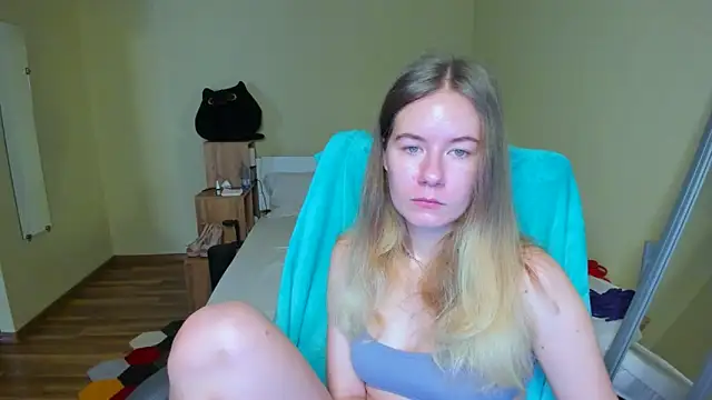 EmilyPaw online show from 03/05/25, 07:05