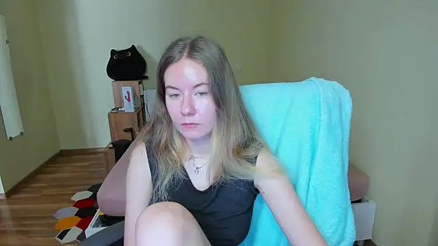 EmilyPaw online show from 03/11/25, 09:13