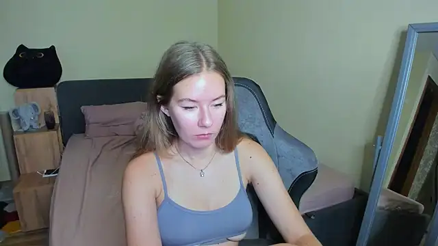 EmilyPaw online show from 09/12/25, 08:14