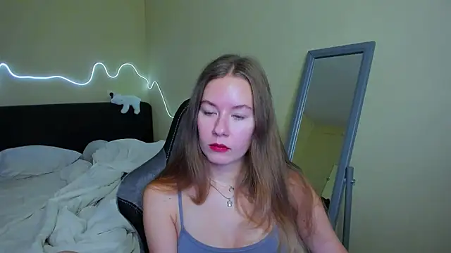 EmilyPaw online show from 11/11/25, 09:09