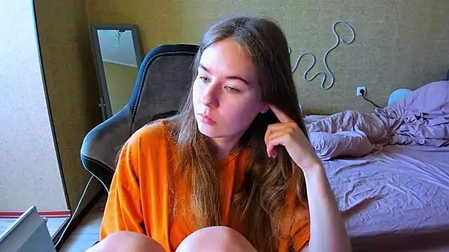 EmilyPaw online show from 04/16/26, 10:49