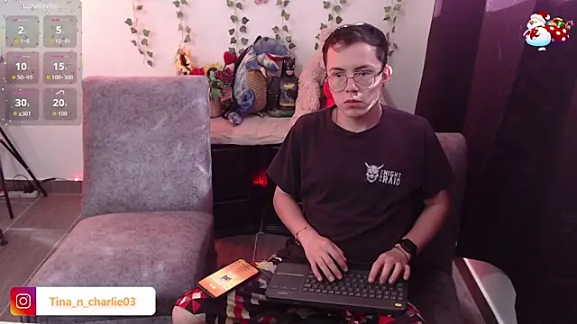 Snapshot of Tina_4_Charlie chatting on 01/08/26, 01:46 Tina 4 Charlie online show from 01/08/26, 01:46