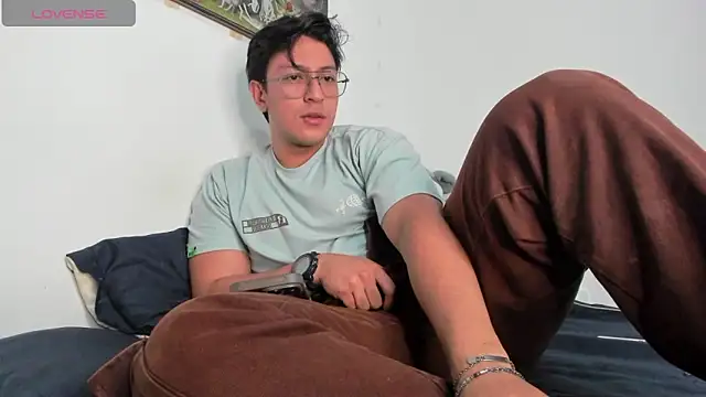 Amon  ashford online show from 04/11/26, 03:44