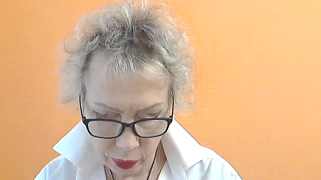 Snapshot of NessyJenixs chatting on 10/11/25, 07:40 NessyJenixs online show from 10/11/25, 07:40