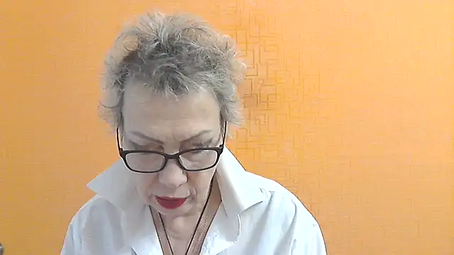 Snapshot of NessyJenixs chatting on 12/21/25, 07:48 NessyJenixs online show from 12/21/25, 07:48