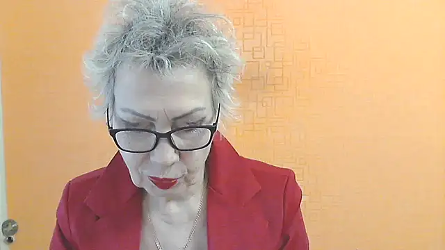 Snapshot of NessyJenixs chatting on 02/08/26, 08:29 NessyJenixs online show from 02/08/26, 08:29