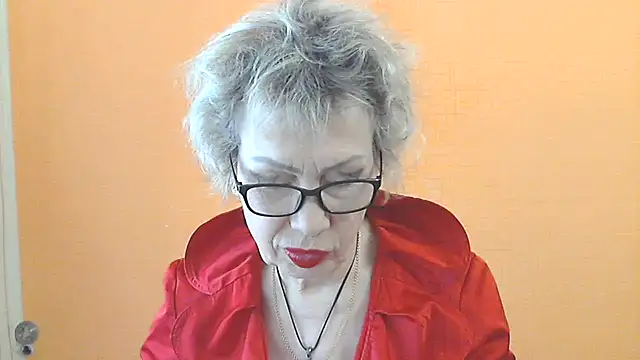Snapshot of NessyJenixs chatting on 04/26/26, 07:17 NessyJenixs online show from 04/26/26, 07:17