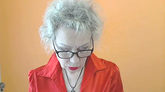 Snapshot of NessyJenixs chatting on 05/19/26, 06:31 NessyJenixs online show from 05/19/26, 06:31