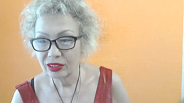 Snapshot of NessyJenixs chatting on 05/25/26, 01:17 NessyJenixs online show from 05/25/26, 01:17