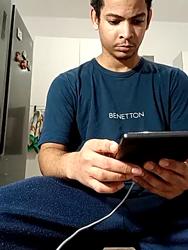 Snapshot of cingonduro chatting on 11/18/25, 09:36 cingonduro online show from 11/18/25, 09:36