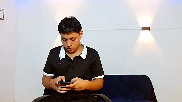 Snapshot of Tylerdrdn chatting on 11/07/25, 09:37 Tylerdrdn online show from 11/07/25, 09:37