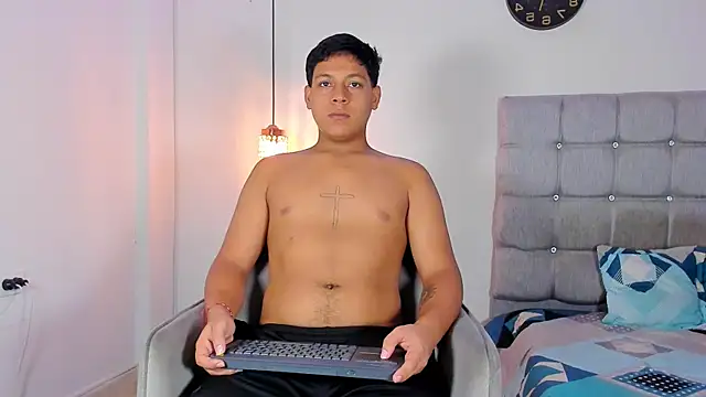 Snapshot of Tylerdrdn chatting on 11/11/25, 04:12 Tylerdrdn online show from 11/11/25, 04:12