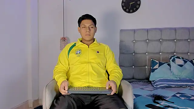 Snapshot of Tylerdrdn chatting on 11/16/25, 05:57 Tylerdrdn online show from 11/16/25, 05:57