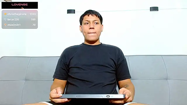 Snapshot of Tylerdrdn chatting on 11/22/25, 09:47 Tylerdrdn online show from 11/22/25, 09:47