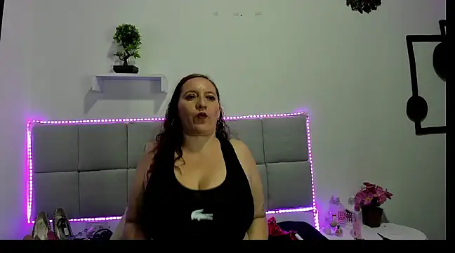 Snapshot of Madisson_Housse chatting on 03/15/25, 08:26 Madisson Housse online show from 03/15/25, 08:26