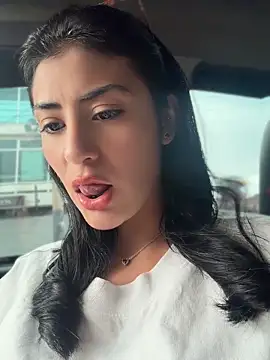 fiorella paris online show from 04/15/26, 10:10