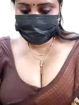 Snapshot of Queenflowerr chatting on 01/27/25, 10:06 Queenflowerr online show from 01/27/25, 10:06