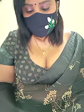 Queenflowerr online show from 11/04/25, 02:38