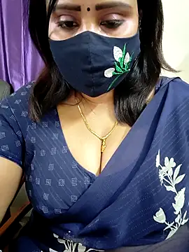 Queenflowerr online show from 03/08/26, 12:20