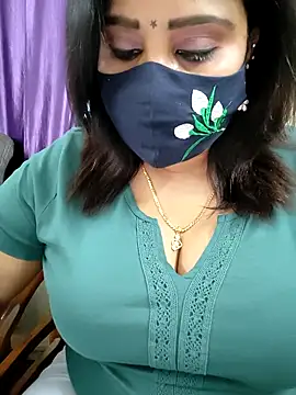 Queenflowerr online show from 03/16/26, 12:09