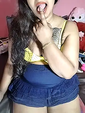 Snapshot of Sexy-Monikaa chatting on 05/19/26, 02:18 Sexy-Monikaa online show from 05/19/26, 02:18