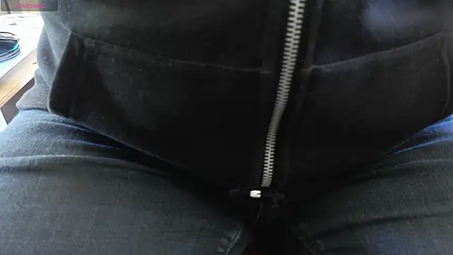 Snapshot of IndienTiger chatting on 05/11/26, 08:42 IndienTiger online show from 05/11/26, 08:42