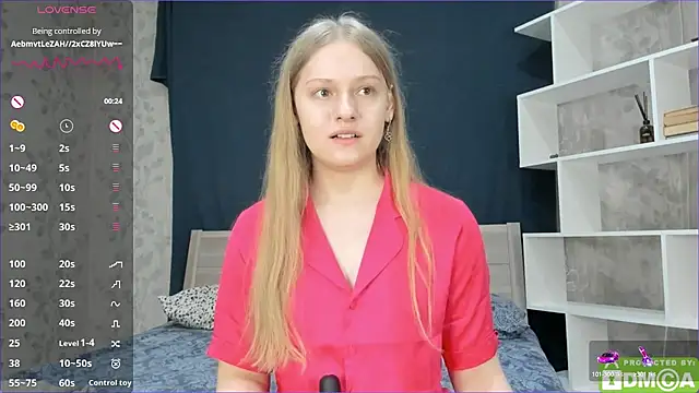 Snapshot of onelovelyalice chatting on 02/13/25, 01:37 onelovelyalice online show from 02/13/25, 01:37