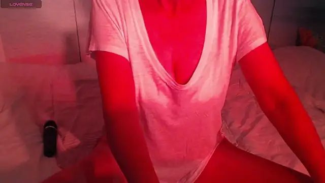 Snapshot of sweetchani666 chatting on 10/26/25, 11:38 sweetchani666 online show from 10/26/25, 11:38