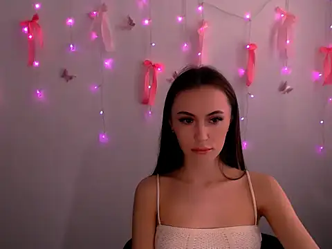 Snapshot of Nikonara_Love chatting on 05/27/26, 12:24 Nikonara Love online show from 05/27/26, 12:24