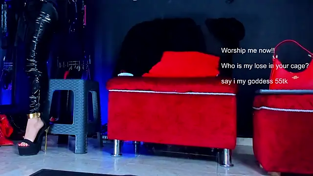 Snapshot of KaramStone chatting on 12/15/25, 08:02 KaramStone online show from 12/15/25, 08:02