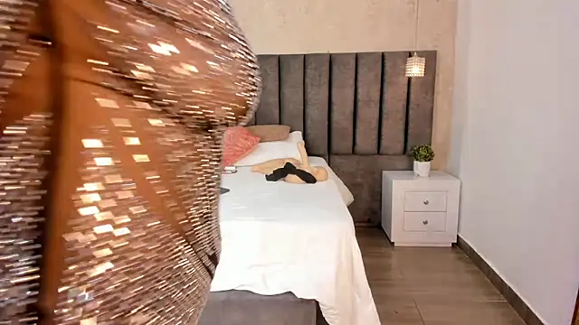 Mara Torres1 online show from 02/09/25, 06:37