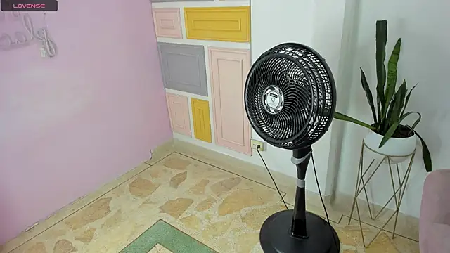 Mara Torres1 online show from 03/03/25, 08:11