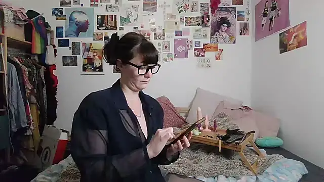 Snapshot of AdorahB3ll3 chatting on 03/17/25, 08:09 AdorahB3ll3 online show from 03/17/25, 08:09