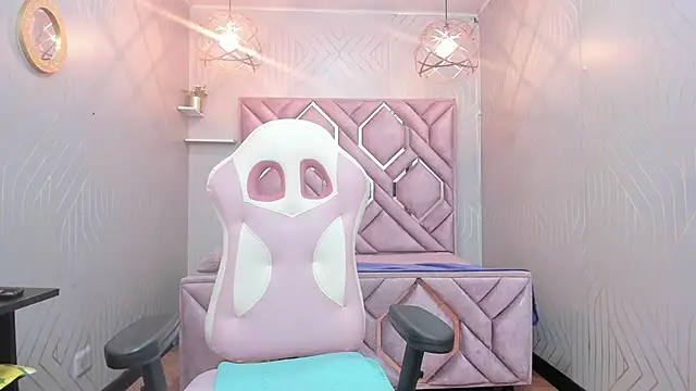 Snapshot of nefertiti_ebony chatting on 03/23/25, 02:37 nefertiti ebony online show from 03/23/25, 02:37