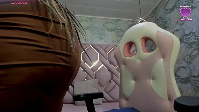 Snapshot of nefertiti_ebony chatting on 11/25/25, 04:34 nefertiti ebony online show from 11/25/25, 04:34