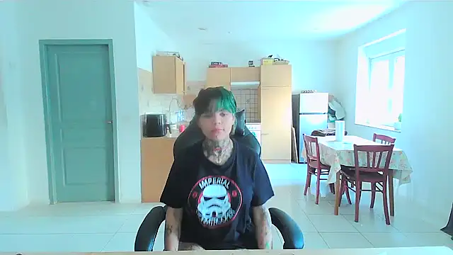 Snapshot of serena__vedette chatting on 02/07/25, 11:45 serena vedette online show from 02/07/25, 11:45