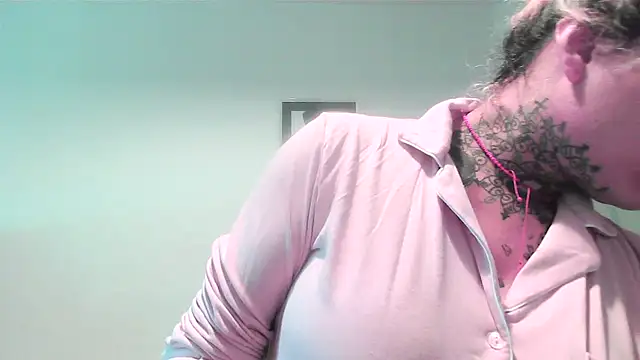 Snapshot of serena__vedette chatting on 09/24/25, 09:45 serena vedette online show from 09/24/25, 09:45