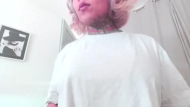 Snapshot of serena__vedette chatting on 10/13/25, 09:09 serena vedette online show from 10/13/25, 09:09