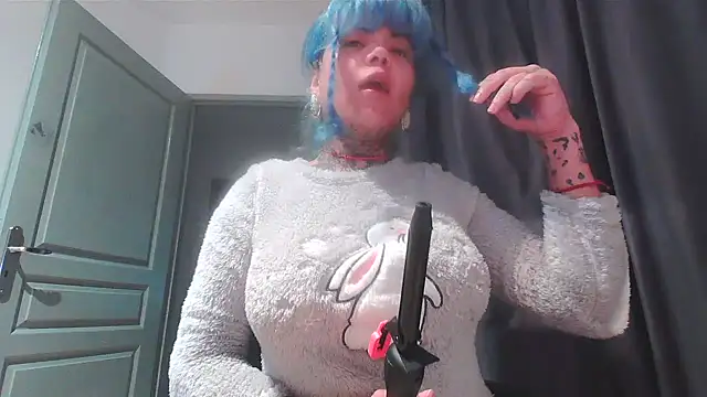 Snapshot of serena__vedette chatting on 11/29/25, 09:23 serena vedette online show from 11/29/25, 09:23