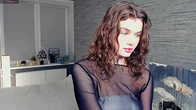 Snapshot of FloraDobb chatting on 02/15/25, 12:15 FloraDobb online show from 02/15/25, 12:15