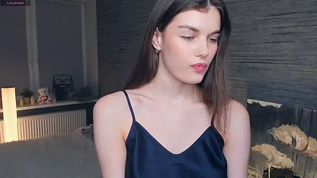 Snapshot of FloraDobb chatting on 03/15/25, 12:04 FloraDobb online show from 03/15/25, 12:04