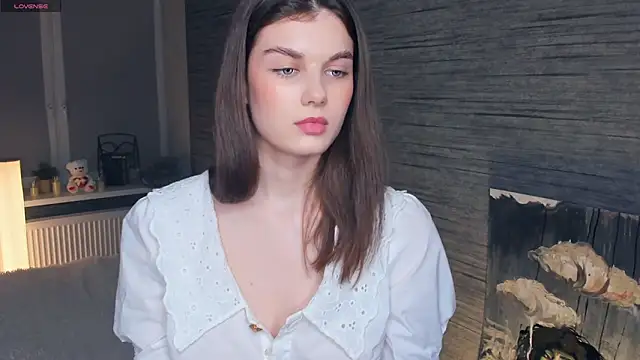 Snapshot of FloraDobb chatting on 03/15/25, 03:07 FloraDobb online show from 03/15/25, 03:07